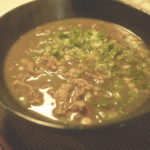 肉吸いを作る。ただ汁物というには失礼かもしれない。難波が生んだ名作