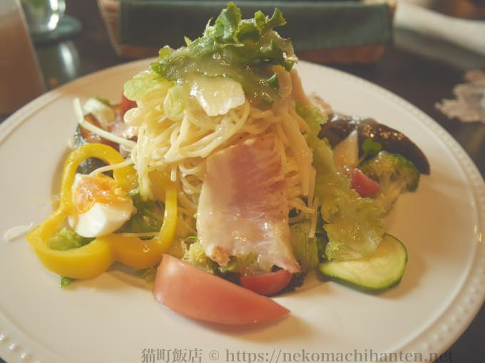 カフェハマツ 田中町 野菜も果物もバッチリ取れるパーフェクトランチ 猫町飯店の休日